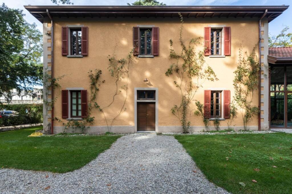 Bilocale Nel Parco Di Villa Erba Cernobbio Luaran gambar