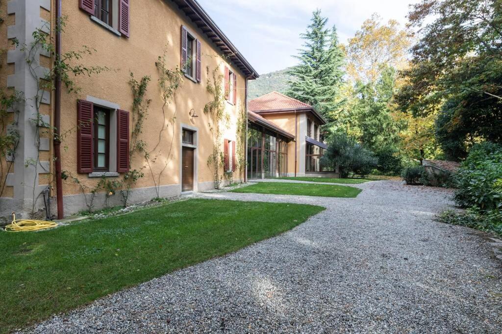 Bilocale Nel Parco Di Villa Erba Cernobbio Luaran gambar