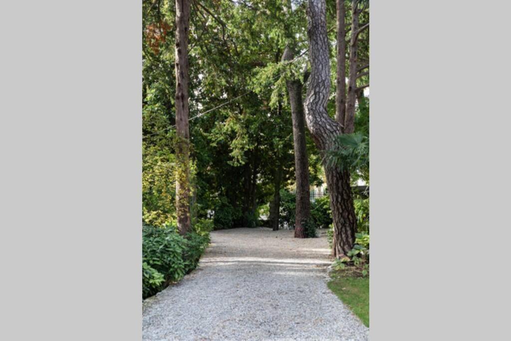 Bilocale Nel Parco Di Villa Erba Cernobbio Luaran gambar